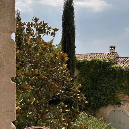 Chateau Maximin Pres D'uzes * Saint-Maximin (Gard)