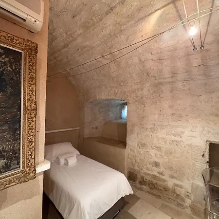 Chateau Maximin Pres D'uzes *